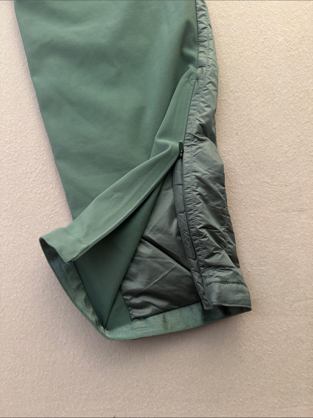 Lululemon 2026 Olympic Team Canada Quilted Insulated Pants Worn at Closing Cerem - Picture 8 of 12